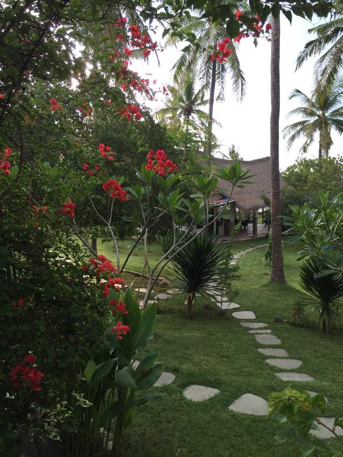 The Papalagi Resort Gili Gede Kültér fotó